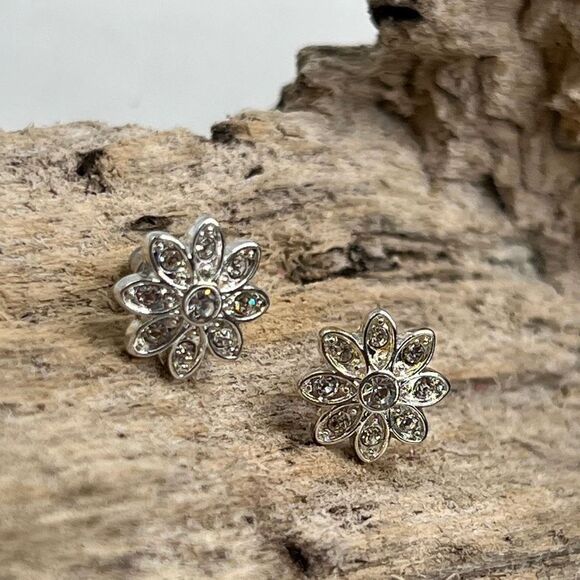 Kawaii Floral Post Swarovski Crystals Statement Earrings - Picture 3 of 14